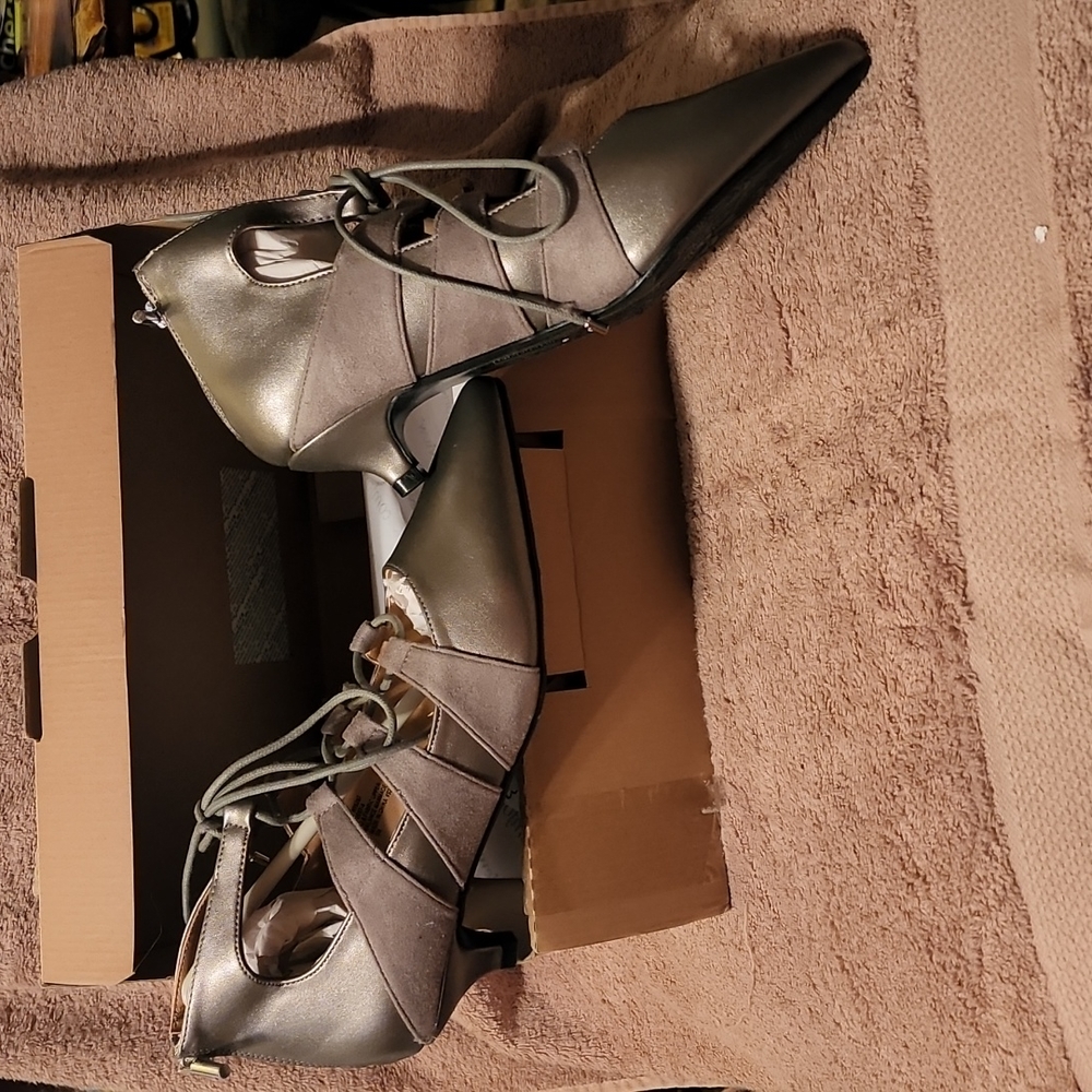 Comfortview (Flo) 9M ladies gunmetal shoe
